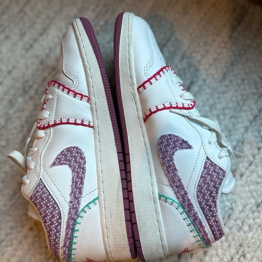 Nike Girls Jordan 1 Low Bordeaux Knit Youth Running Shoes - Picture 6 of 16